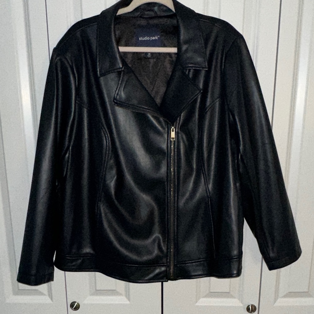 Studio Midnight Black Women's Faux Leather Jacket
